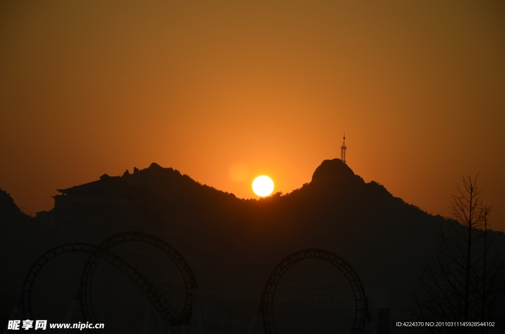 山上夕阳