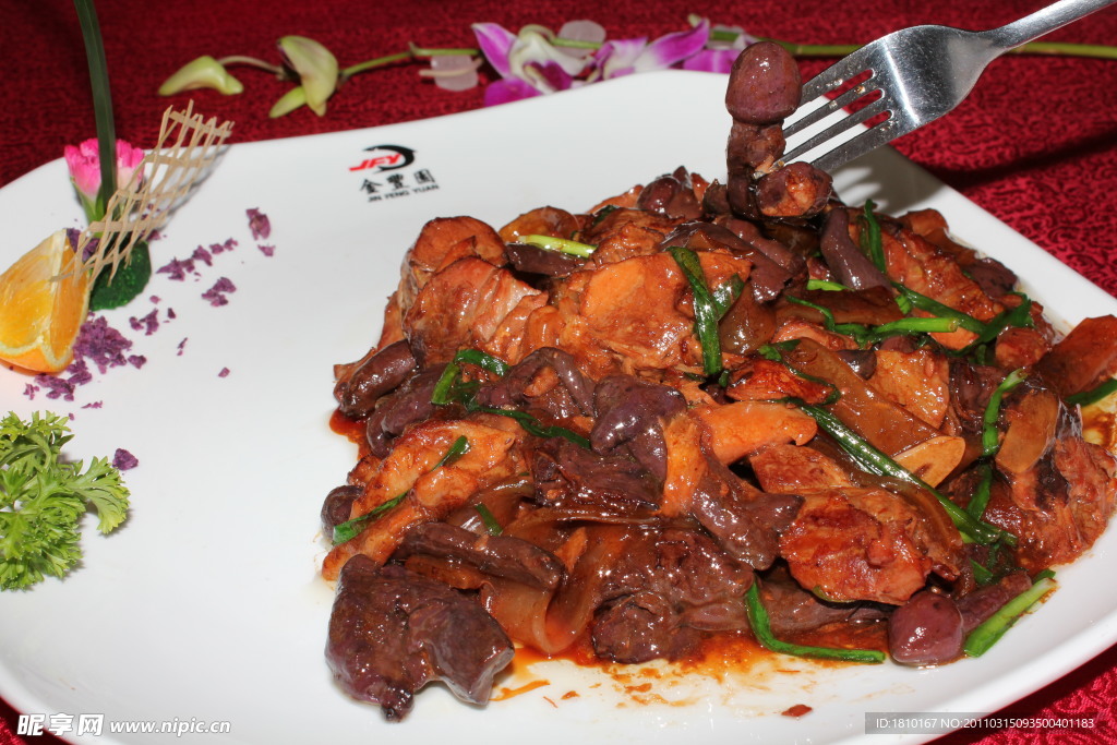 红蘑炒肉