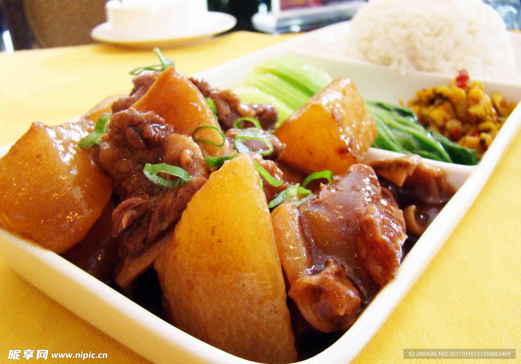萝卜牛腩饭