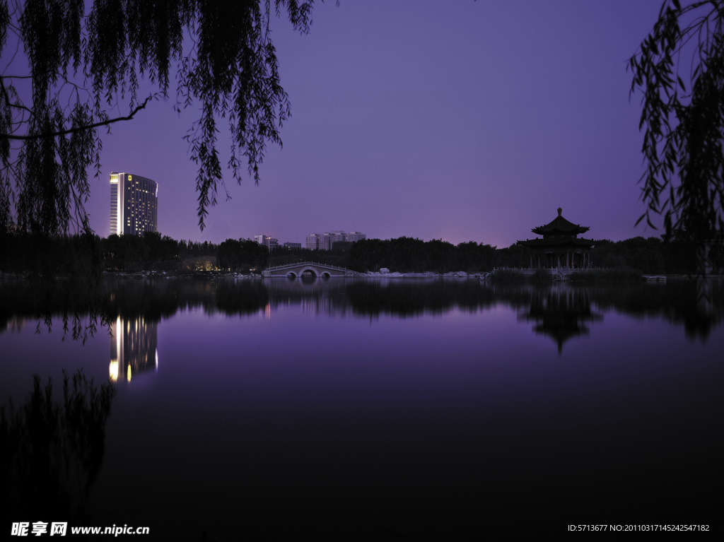 西湖水面