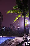 泳池夜景