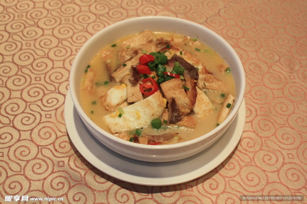 老腊肉焖豆腐