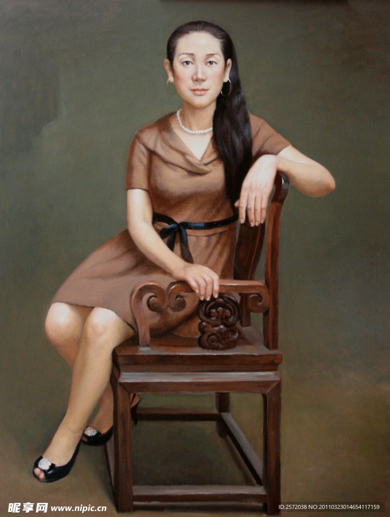 椅子上的姑娘