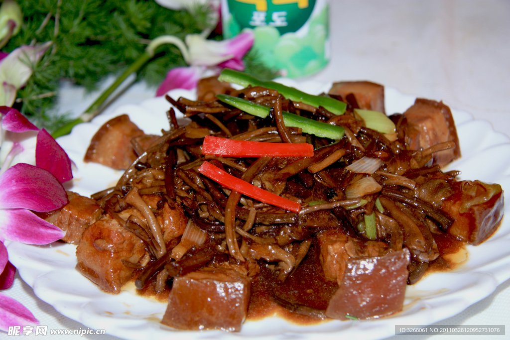 馋嘴肉茶树菇
