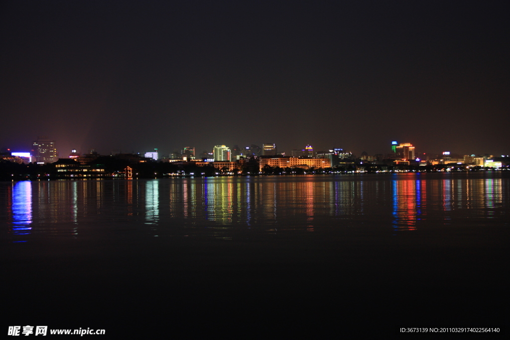 杭州西湖湖滨夜景
