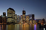 湖边城市夜景