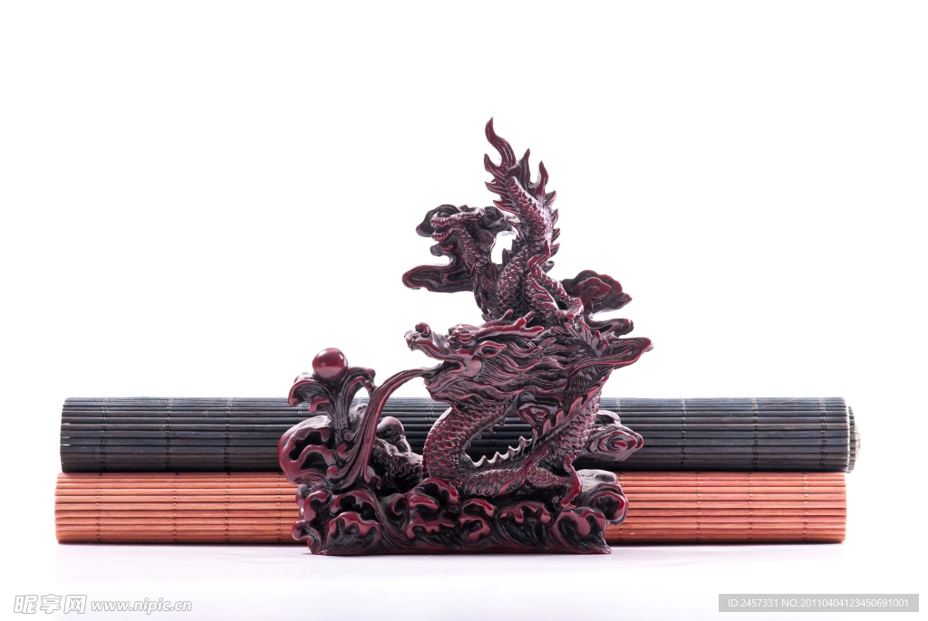 雕塑龙
