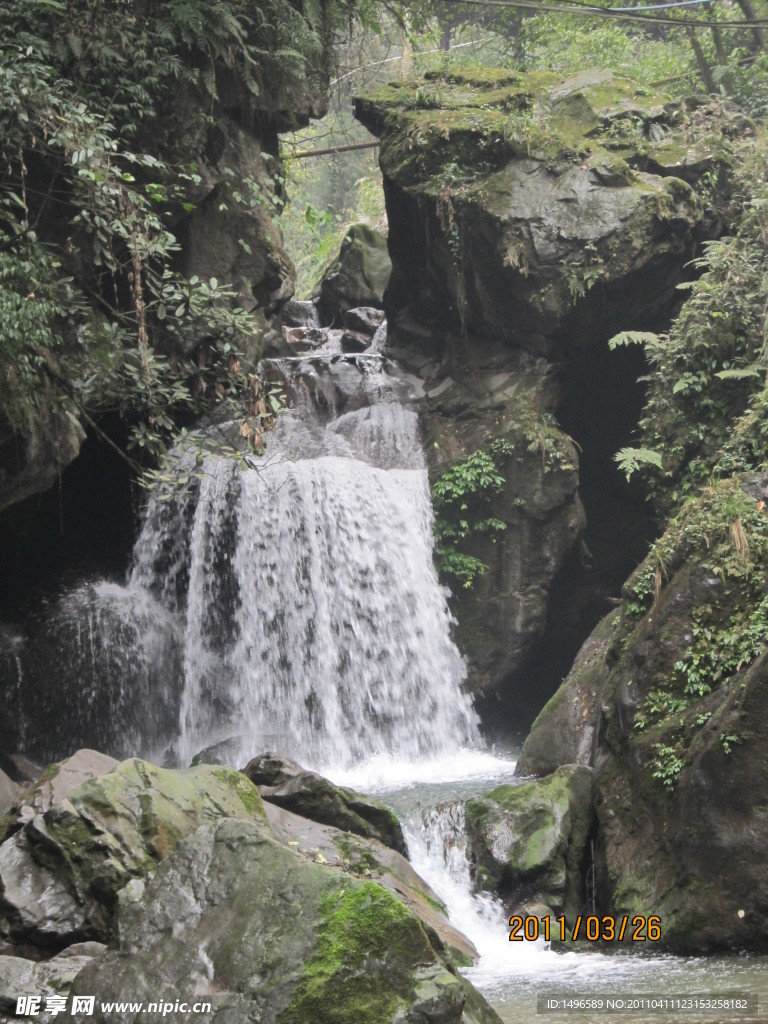 山涧流水
