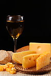 葡萄酒和奶酪面包