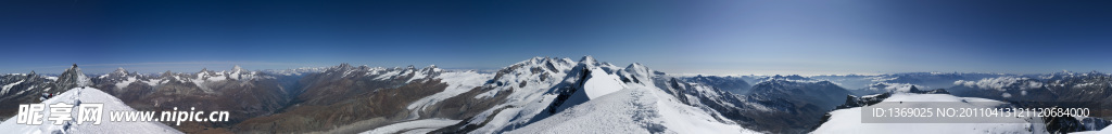 雪山全景图片