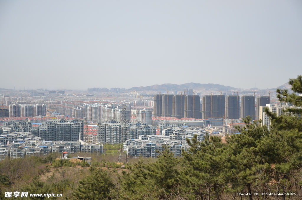 山上看小区楼房