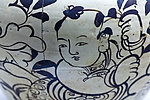 白地黑花婴戏纹大罐（局部）