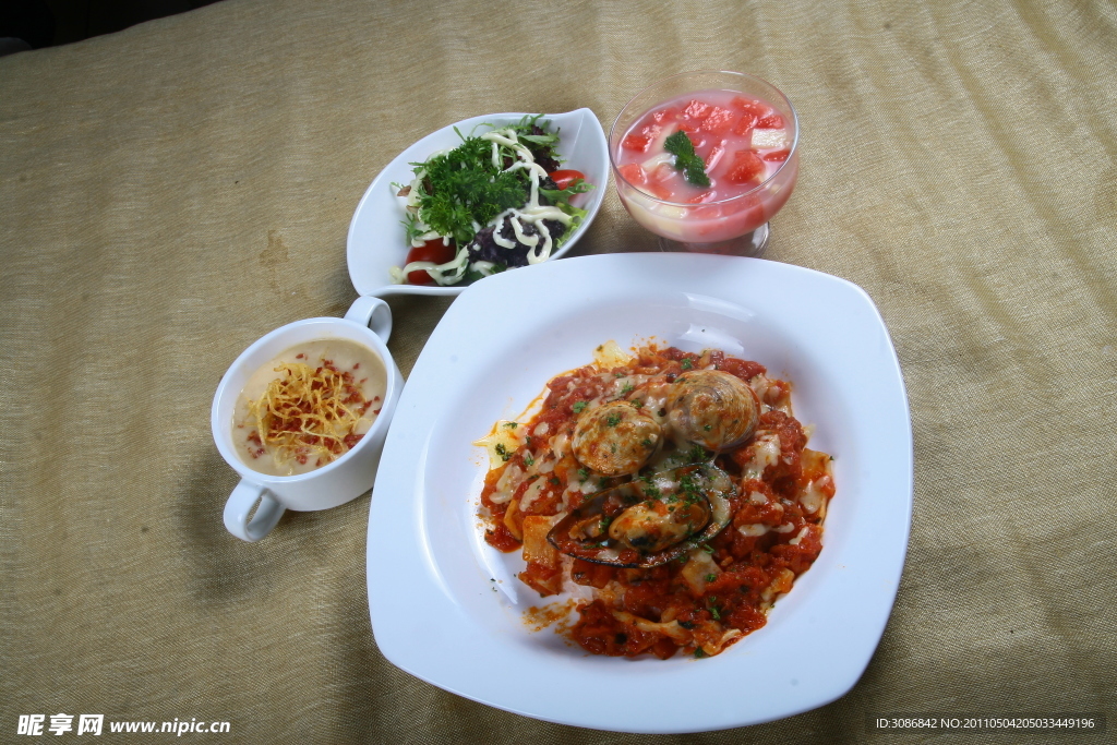 西式套餐海鲜焗饭