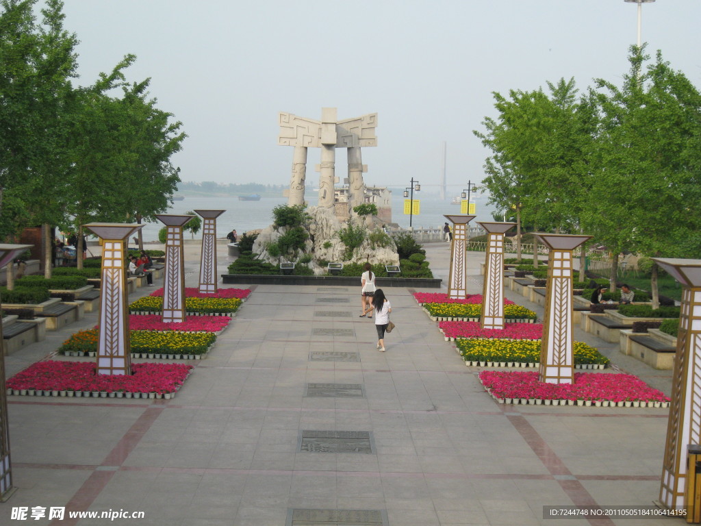 广场的建筑