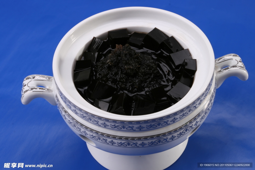 龟苓血燕膏