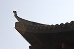 美丽夕阳下古老房角