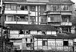 依山而建的老房子