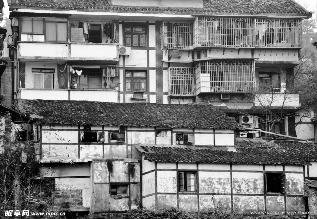 依山而建的老房子