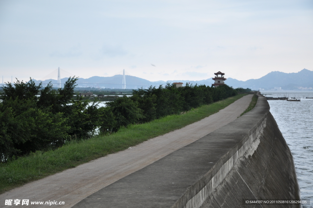 堤岸风景