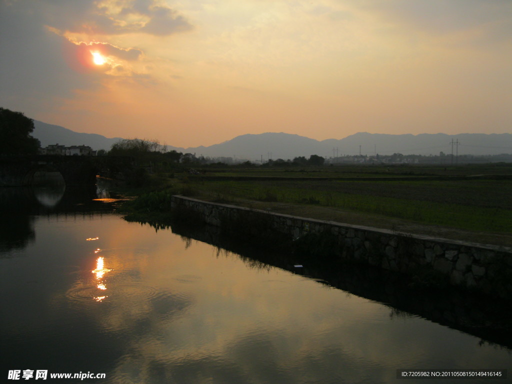 夕阳晚景