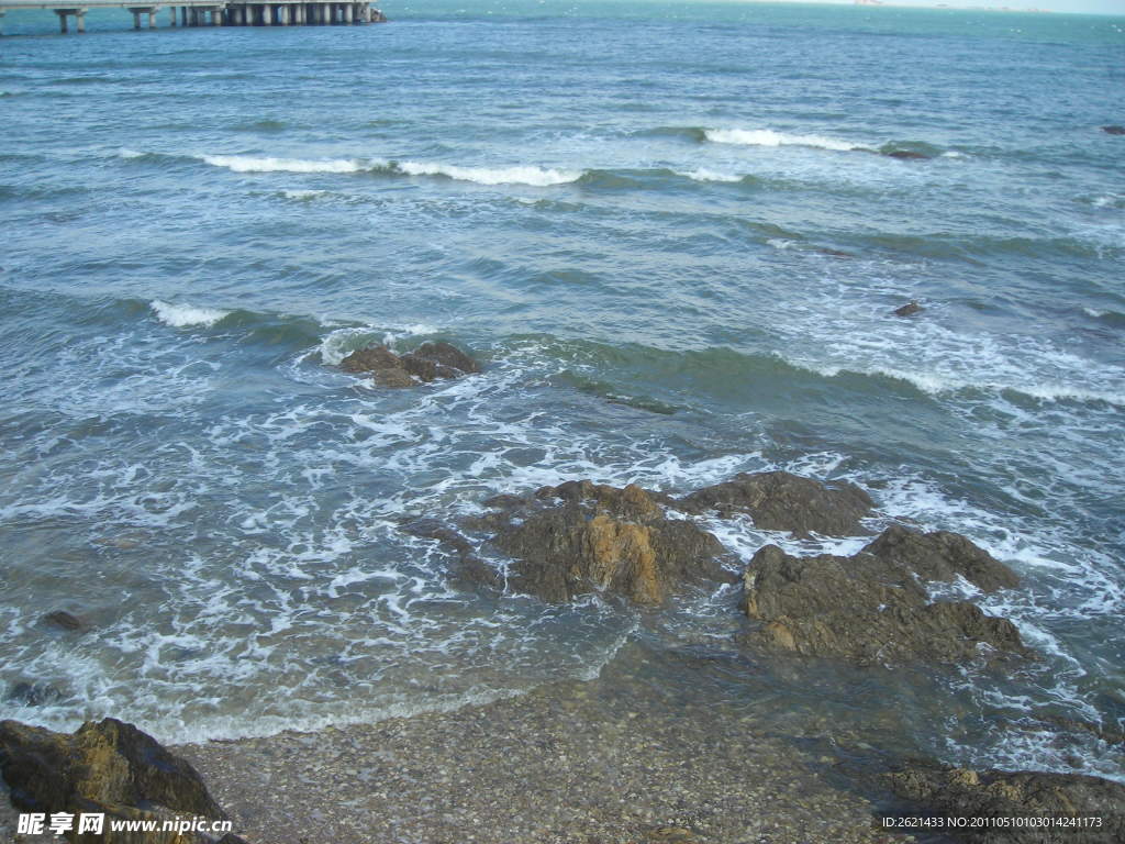 大海波涛汹涌