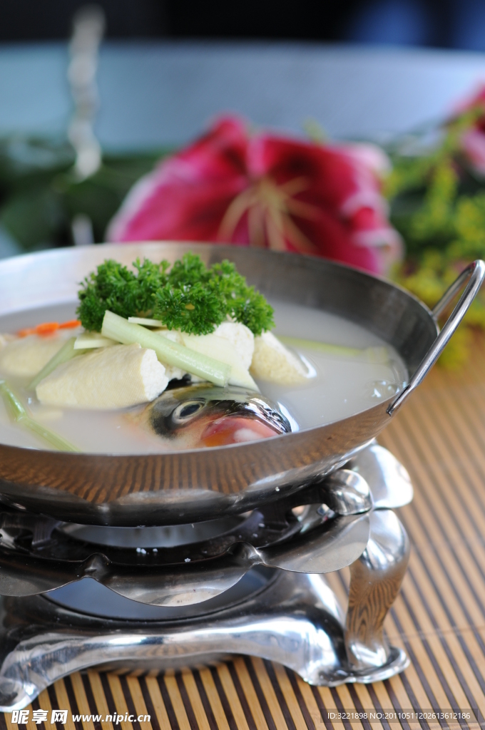 明炉咸豆干煮鱼头