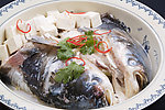 鱼头炖豆腐