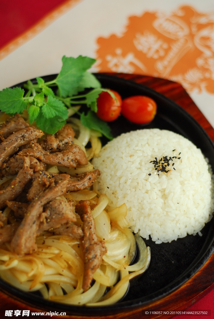 洋葱牛肉米饭