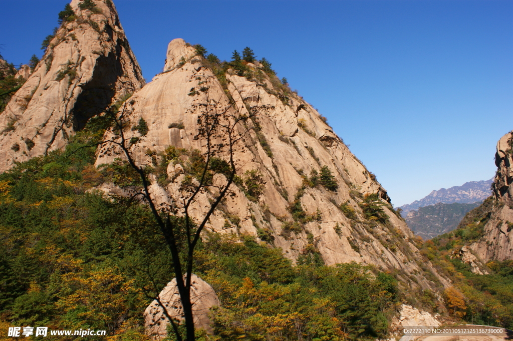 高山峻岭