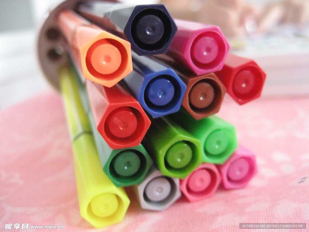 彩色水性笔