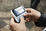 索爱 Xperia pro侧滑盖手机把玩