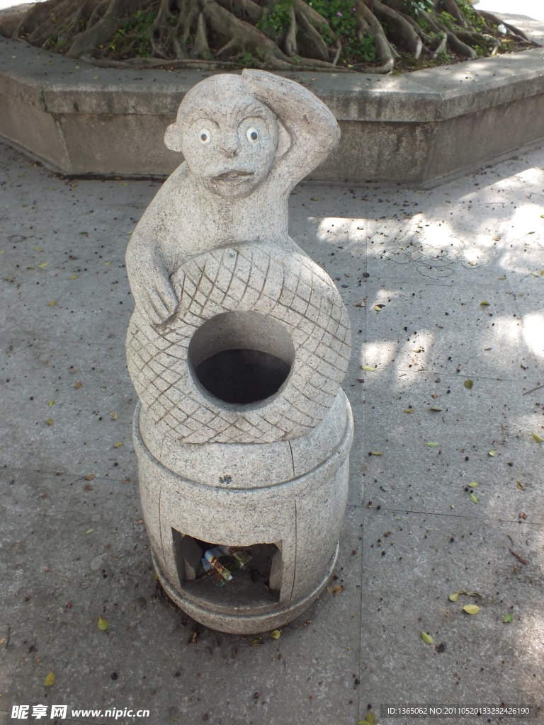 垃圾桶
