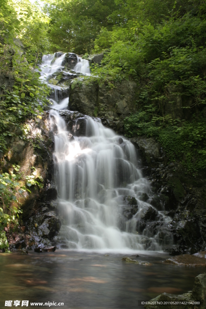 溪水