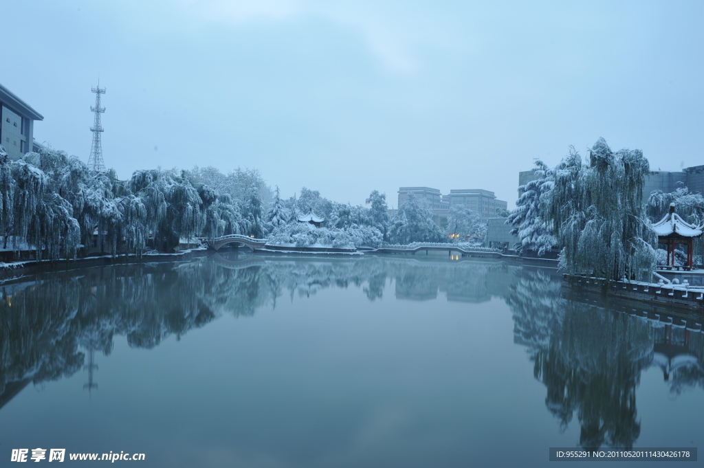 丈八积雪