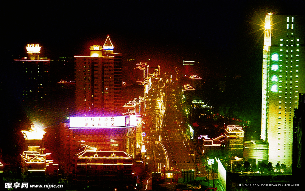 水西门大街夜景