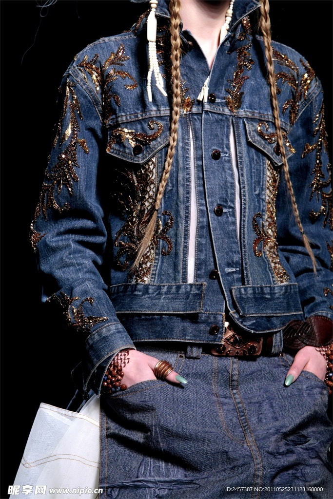 2010春夏Jean Paul Gaultier秀场图