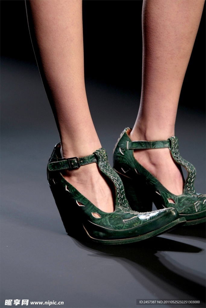 2010春夏Jean Paul Gaultier秀场图