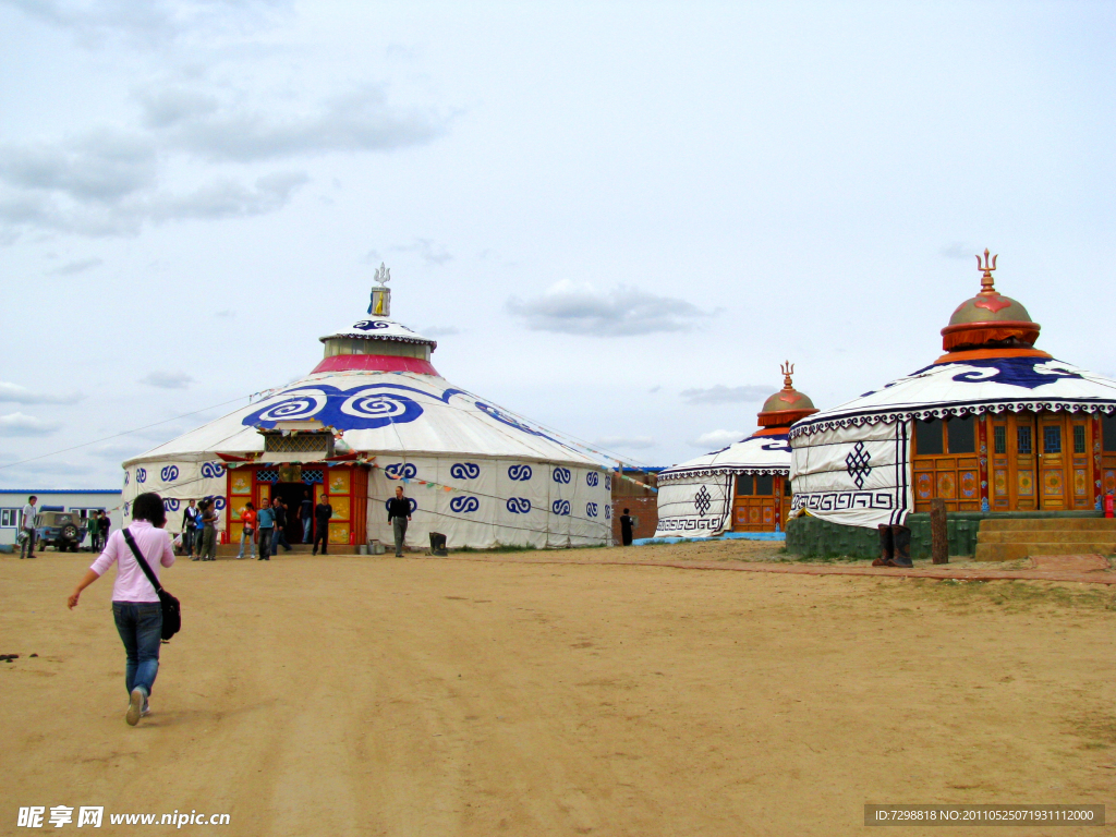 蒙古人圣地“是希拉穆仁草原上最豪华的蒙古包|蒙古包|希拉穆仁草原|香格里拉_新浪新闻