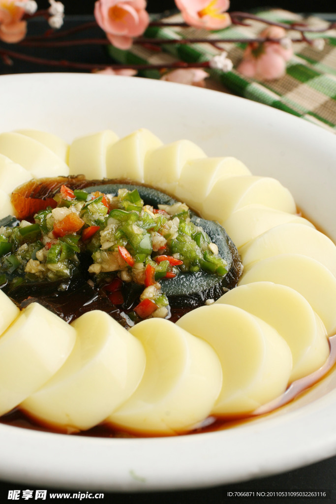 皮蛋豆腐