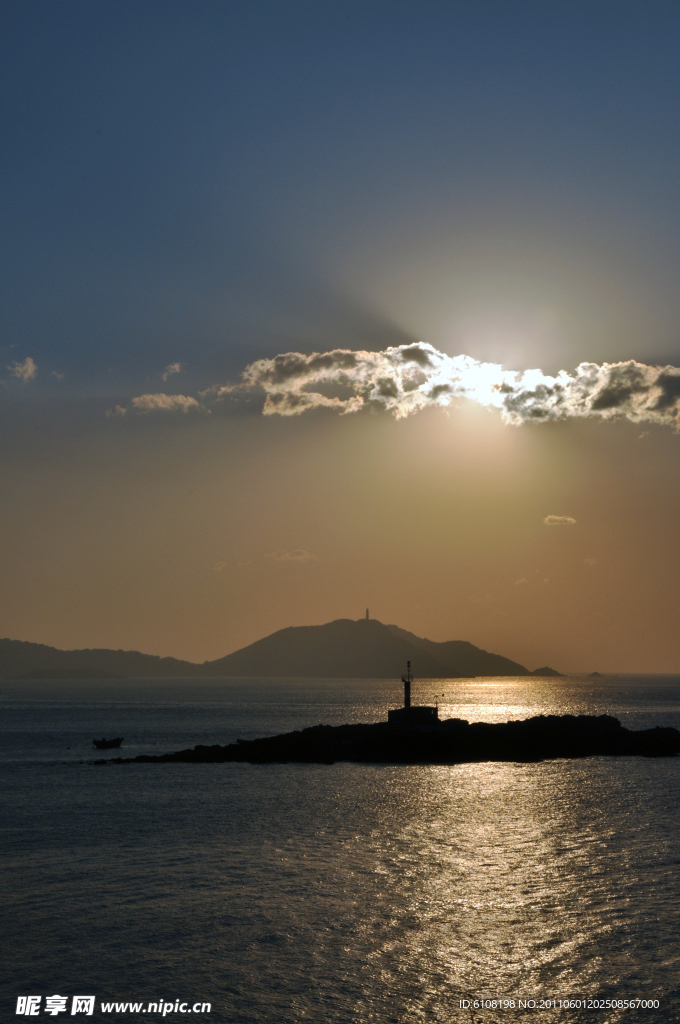 海边日出