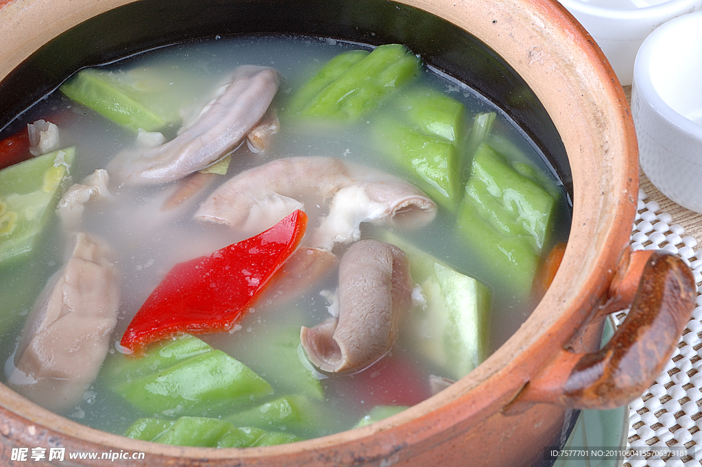 潮式腊肚粉肠煲