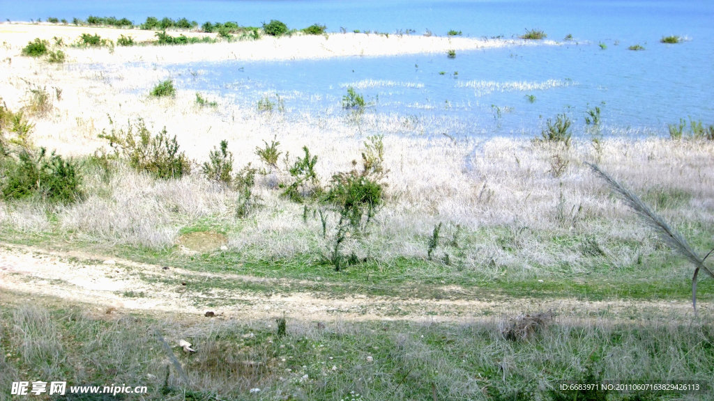 银滩水岸