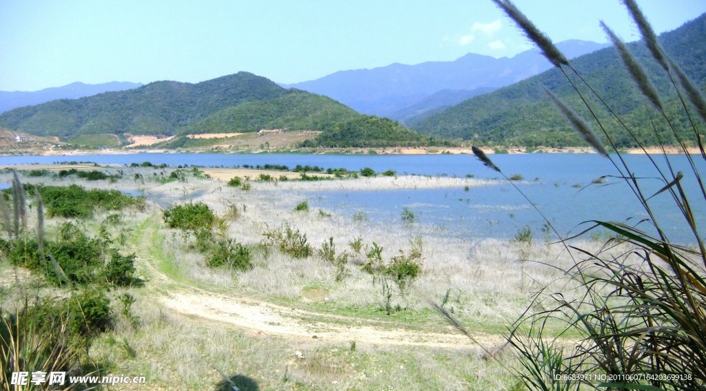 银滩水岸
