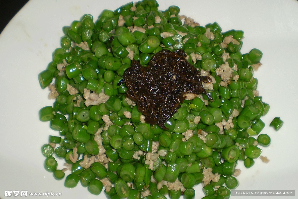 榄菜肉碎炒刀豆