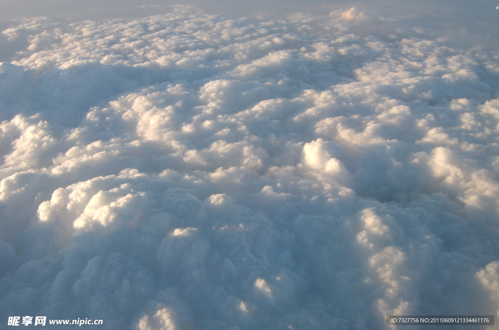 高空 白云