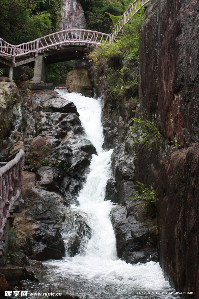 小桥流水