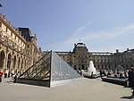 巴黎金字塔