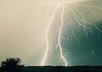 雷电交加