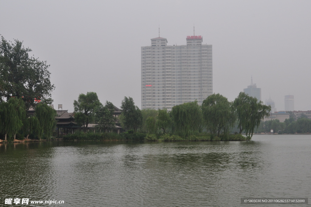 大明湖风光