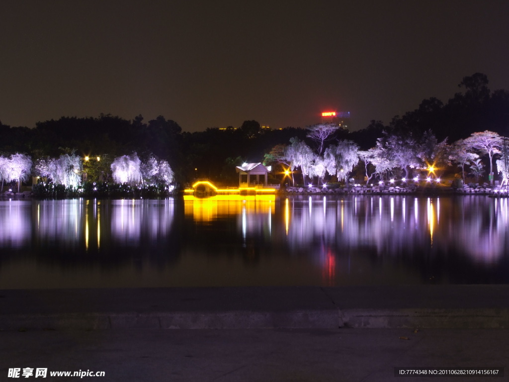 灯湖夜景